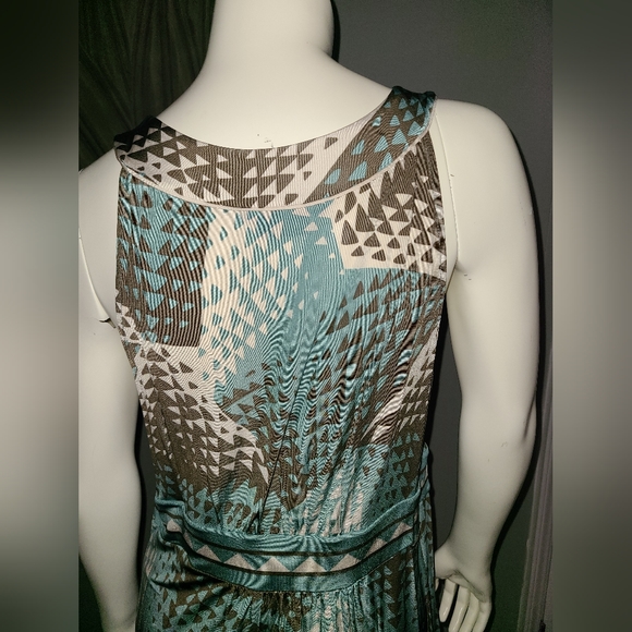 BCBGMAXAZRIA Sleeveless Jersey Dress - Picture 4 of 8